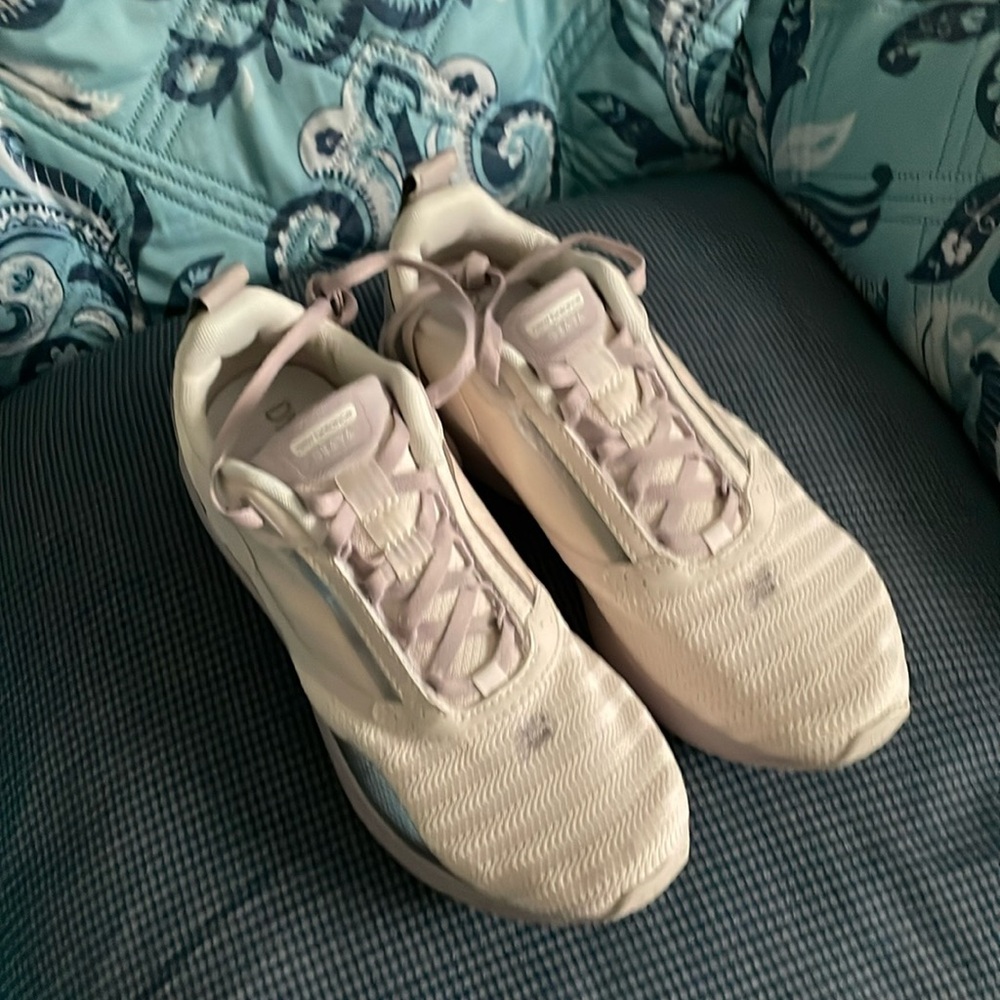 DynaSoft New Balance Sz9